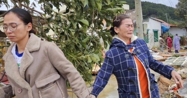 Xót xa cảnh tan hoang sau mưa lũ ở Lâm Đồng, nh...