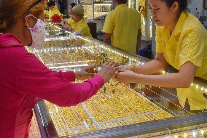 Giá vàng thế giới lúc 6 giờ ngày 21-11 giao dịch tại 4.078 USD/ounce