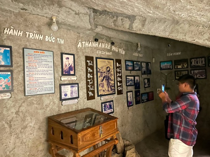 Nhà thờ Mằng Lăng ngập trong biển nước - 4