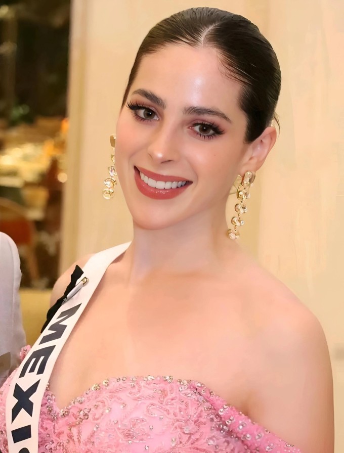 Nụ cười rạng rỡ cũng là điểm thu hút ở người đẹp Mexico.