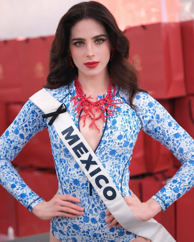 Người đẹp xuất hiện lộng lẫy khi tham gia phần thi trình diễn áo tắm. Cô có vẻ đẹp đậm chất Latin với đôi mắt nâu, ánh nhìn ấm áp, nét mặt sắc sảo hiện đại. Fátima cao 1,75 cm, vóc dáng săn chắc và khỏe khoắn.