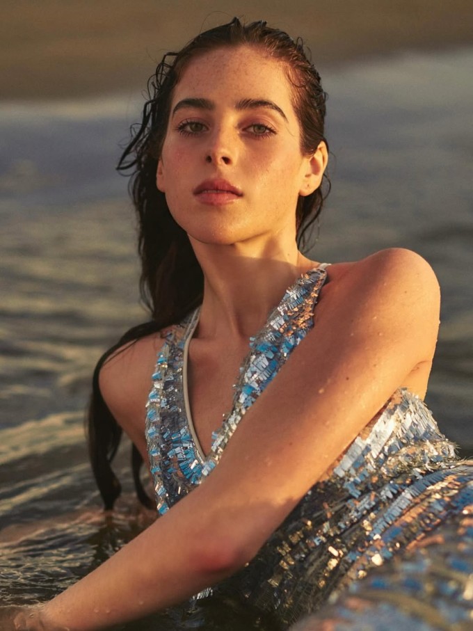 Trên trang cá nhân, nàng hậu cũng không e ngại đăng ảnh mặt mộc.