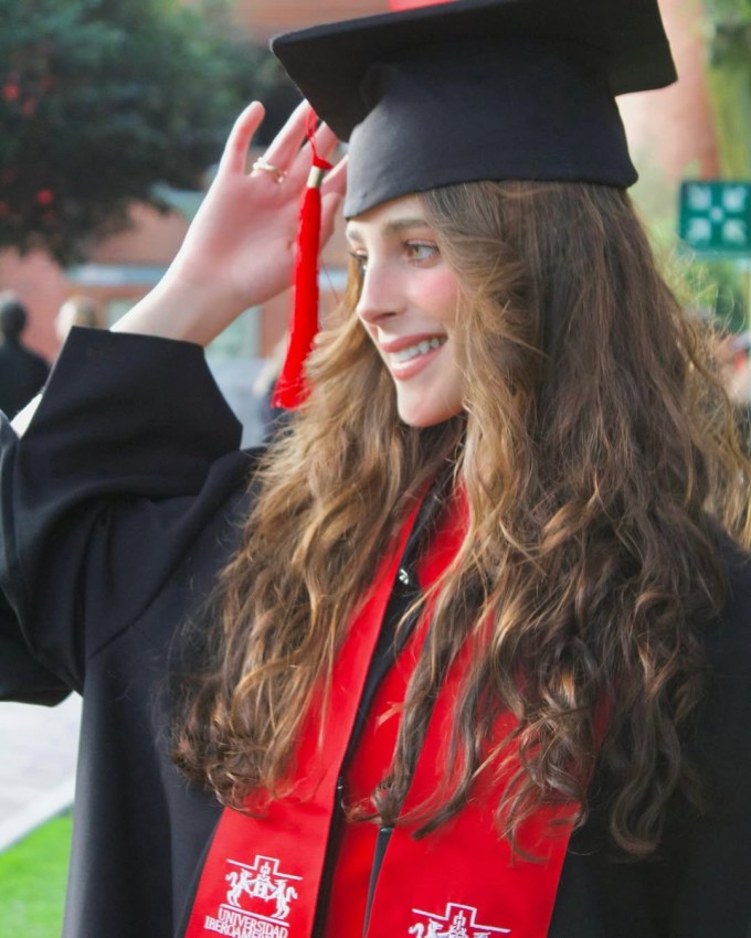 Nét tươi trẻ của Fátima khi tốt nghiệp đại học. Cô học ngành Thiết kế thời trang tại Đại học Iberoamericana ở Mexico City, sau đó du học ở Italy và Mỹ.