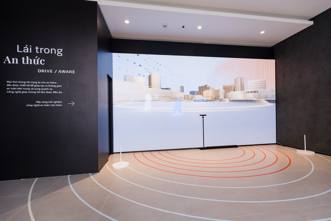 Thiết bị mô phỏng cảm biến khoảng cách và cảnh báo vật thể trên những chiếc xe Volvo. 