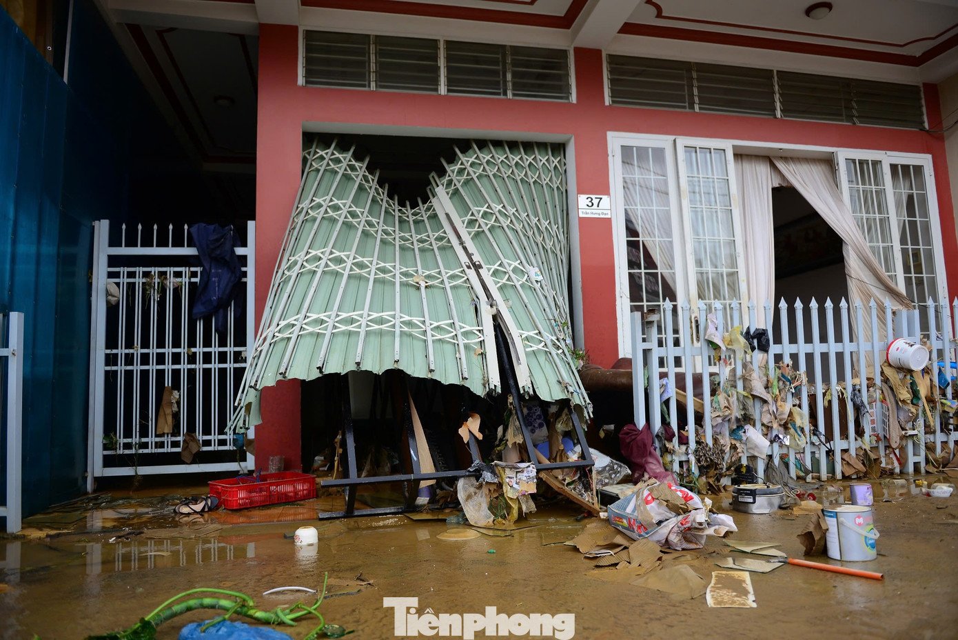 Xót xa cảnh tan hoang sau mưa lũ ở Lâm Đồng, nhiều hộ chỉ còn trơ lại nền nhà - 5