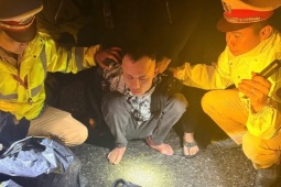 An ninh - Xã hội - CSGT chặn bắt nghi phạm hiếp dâm đang trên đường bỏ trốn