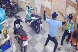 Mâu thuẫn với đồng nghiệp, bảo vệ quán hải sản bị đâm tử vong