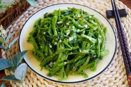 Xào rau muống chỉ cần nhớ 3 mẹo này, rau xanh mướt không bị thâm đen
