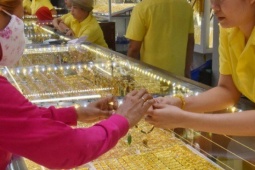 Giá vàng hôm nay 21-11: Tiếp tục suy yếu