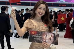 Chi Pu xách túi hơn 600 triệu đồng khi đi cổ vũ Hương Giang