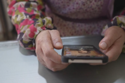 Phát hiện 'hành động lạ', khách nhanh trí báo cảnh sát, cứu nguy cho chủ quán