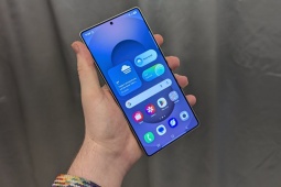 Tại sao màn hình Galaxy S26 lại thua kém điện thoại Trung Quốc?