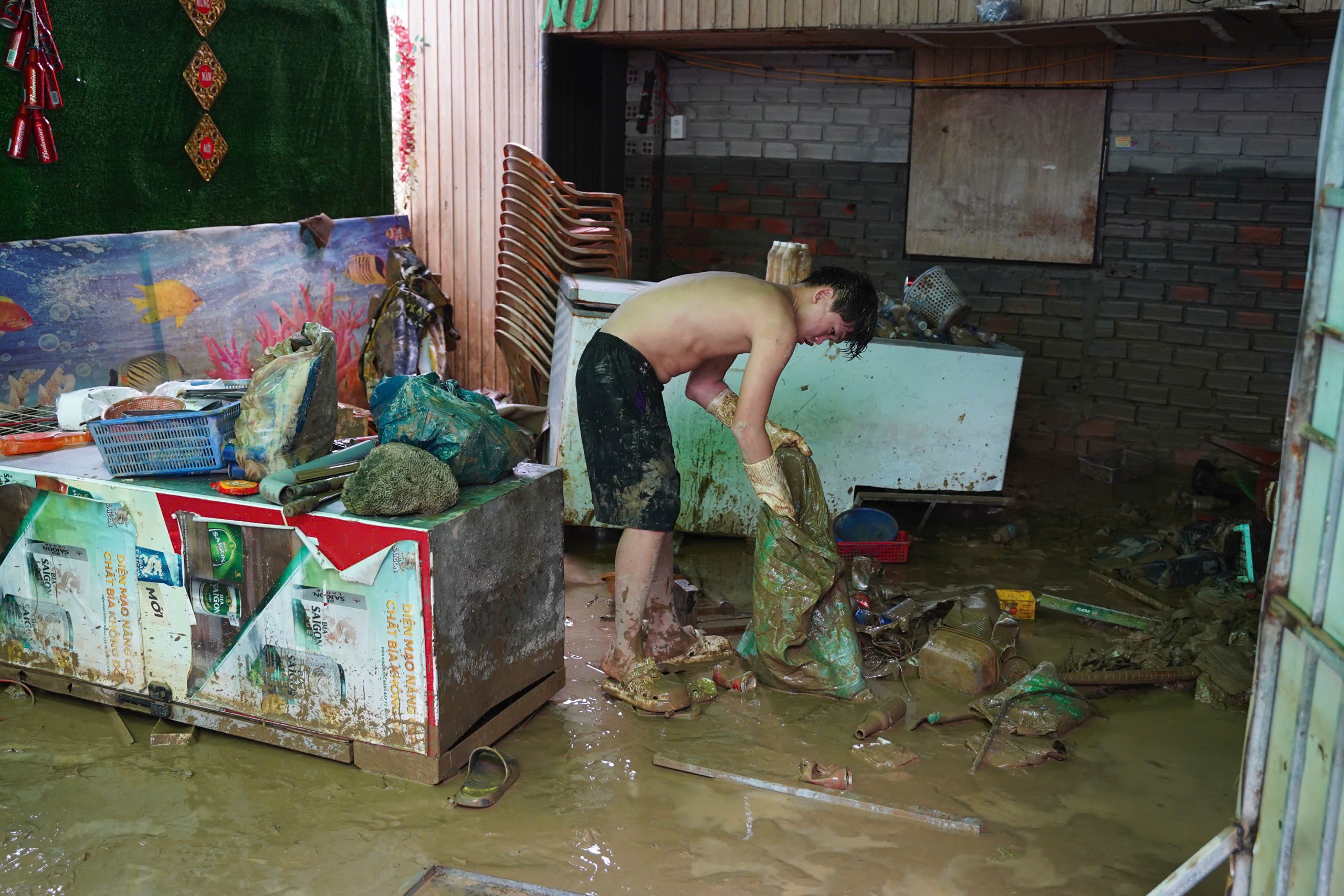 Nha Trang, Quy Nhơn ngổn ngang sau lũ - 8