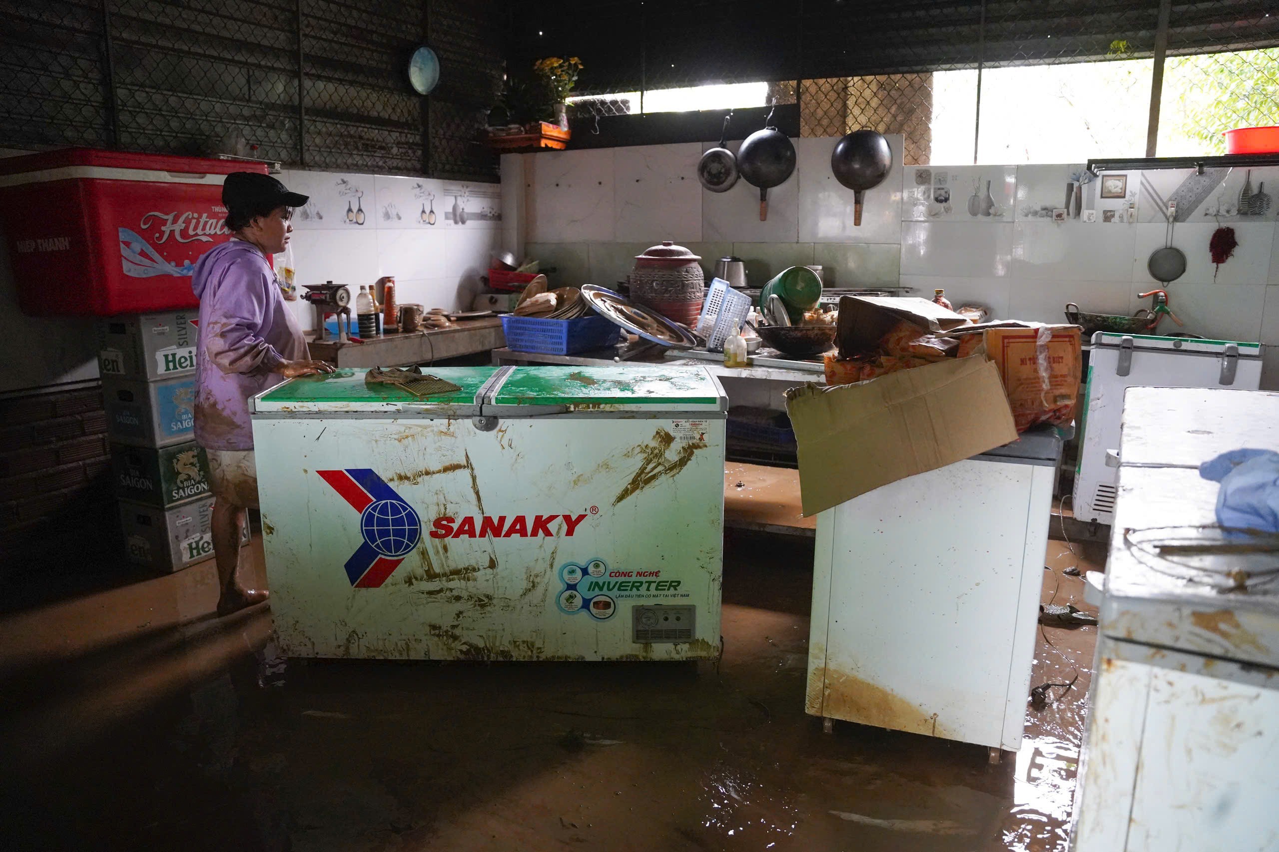 Nha Trang, Quy Nhơn ngổn ngang sau lũ - 9