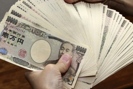 Cơn bán tháo đẩy đồng yên xuống đáy: Vì sao thị trường Nhật Bản hoảng loạn?