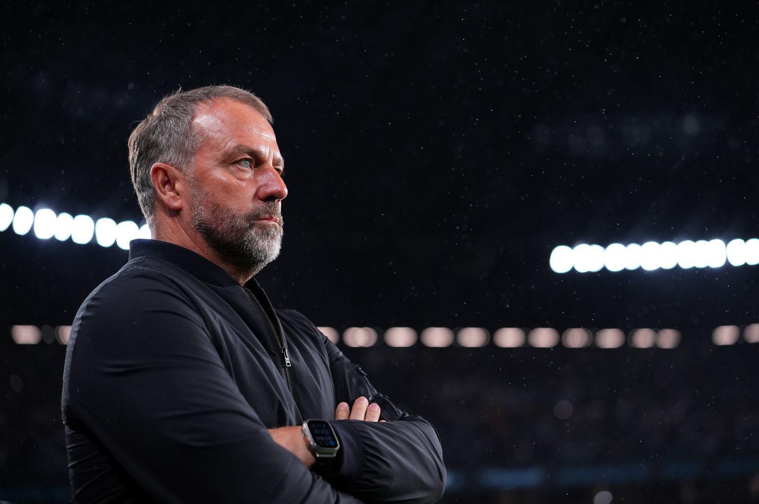 Hansi Flick đang khiến các cầu thủ Barcelona bị căng thẳng quá độ