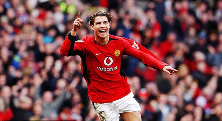 Ronaldo thi đấu cho Man Utd năm 2004