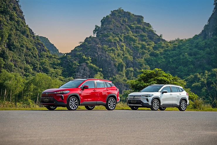 Giá xe Toyota Corolla Cross tháng 11/2025, ưu đãi 50% lệ phí trước bạ - 1