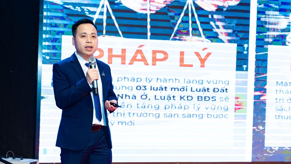 Ông Nguyễn Xuân Tiến cho biết rất nhiều khách hàng chưa mua được Lotus 2 đang rất mong chờ sự ra mắt của tòa Lotus 1