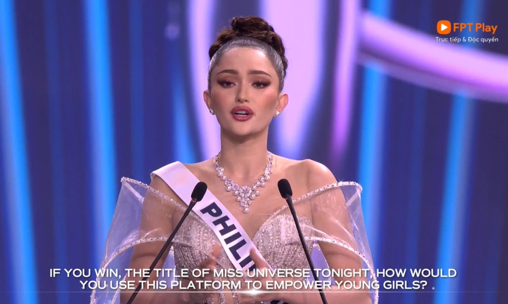 Hoa hậu Philippines thi ứng xử.