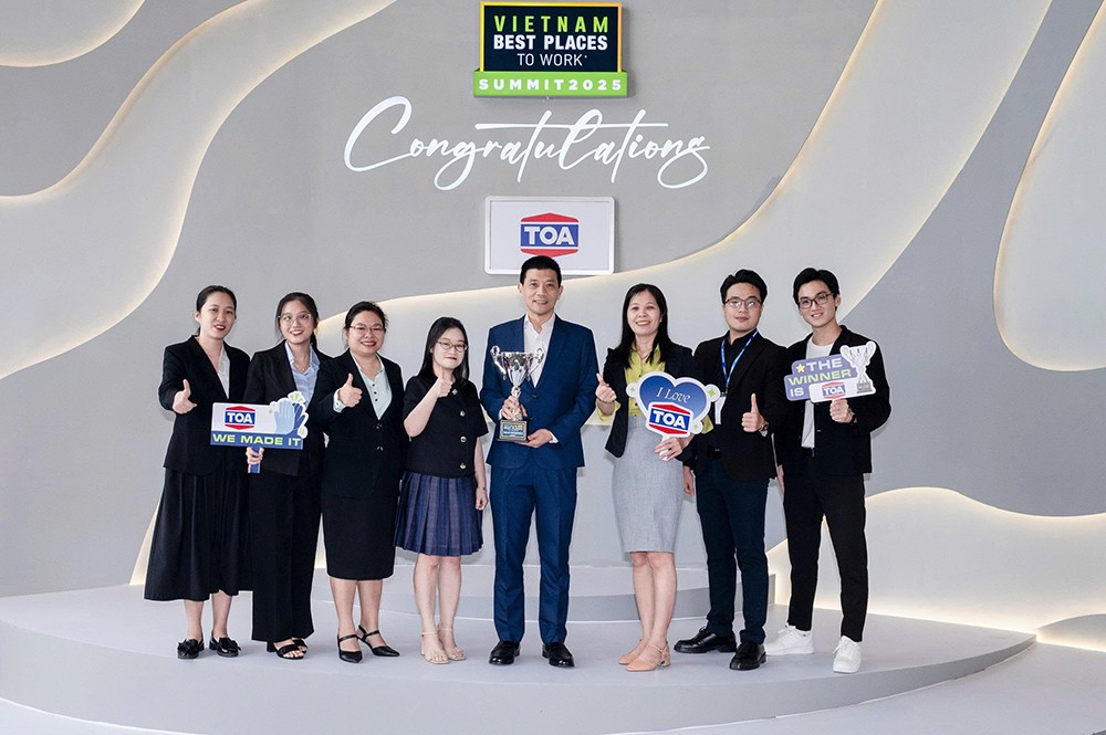 Các đại diện của Sơn TOA tại hội nghị Nơi Làm Việc Tốt Nhất Việt Nam 2025