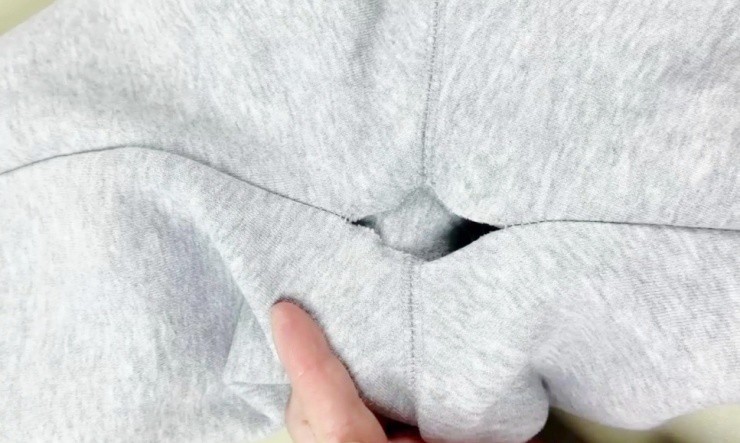 AI có thể dễ dàng tạo một vết rách trên chiếc quần mới thông qua hình ảnh tạo sinh