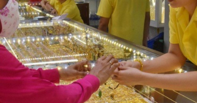 Giá vàng hôm nay 21-11: Tiếp tục suy yếu