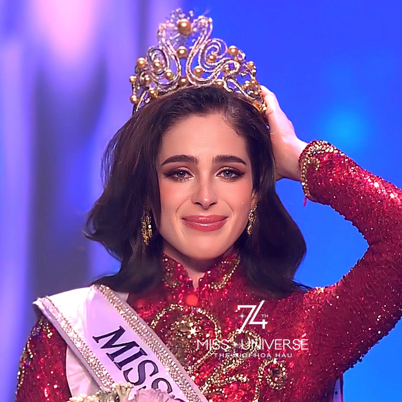 Tân Hoa hậu bị chê già, xấu.