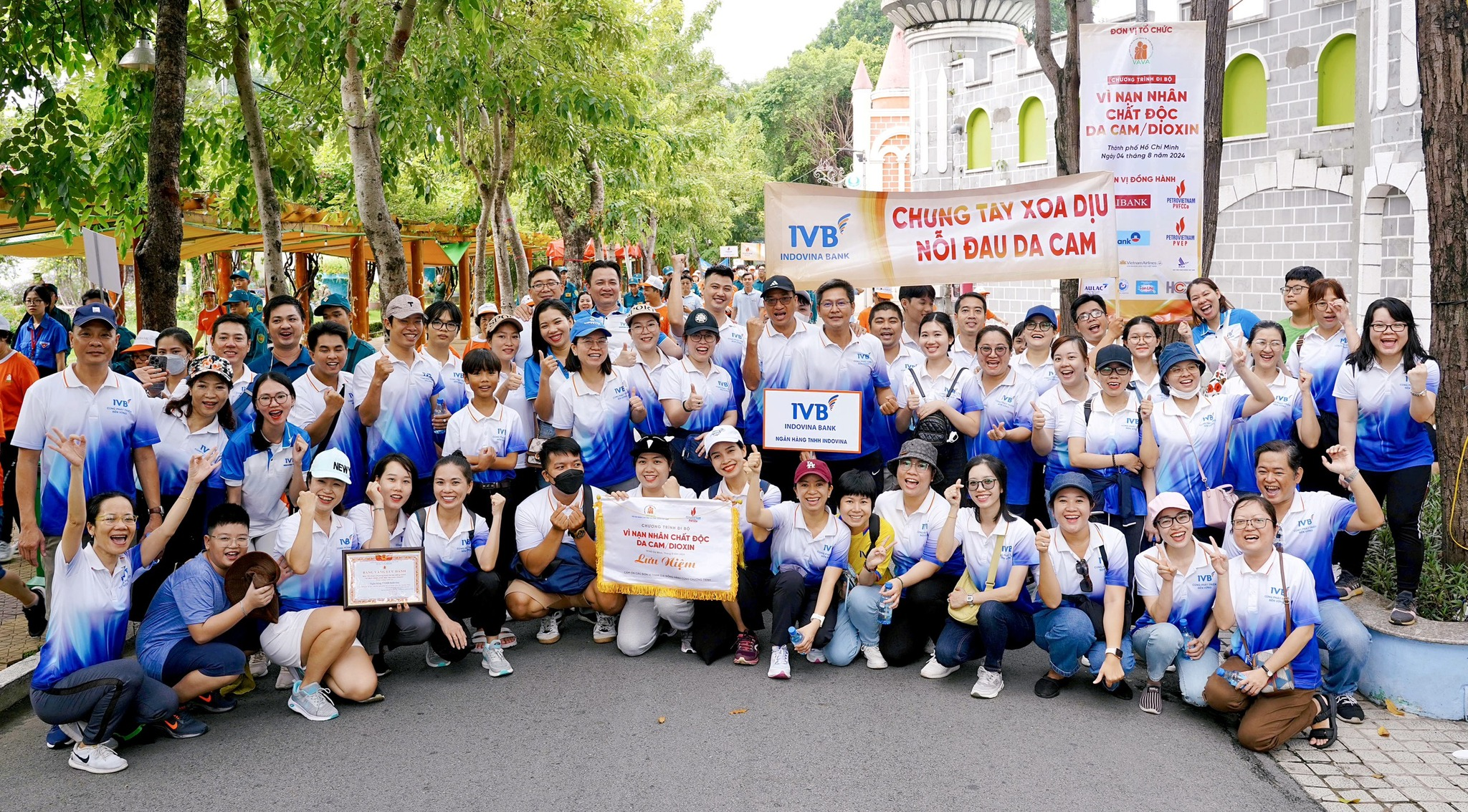 Cán bộ nhân viên IVB tại TP.HCM nhiệt tình tham gia các hoạt động vì cộng đồng