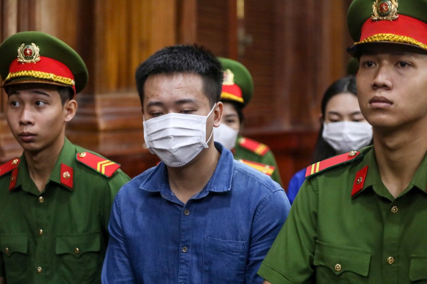 Thùy Tiên (ảnh trên) và Hằng Du Mục, Quang Linh Vlogs lĩnh 2 năm tù giam.