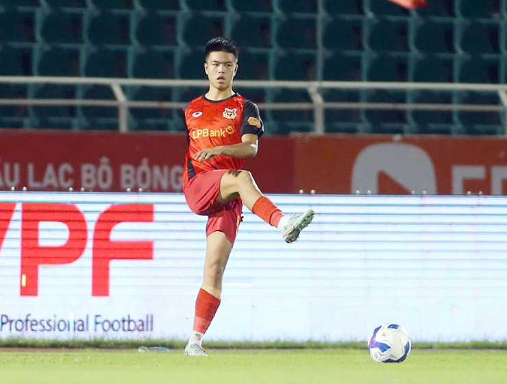 Trần Thành Trung được gọi bổ sung lên U22 Việt Nam chuẩn bị SEA Games 33.