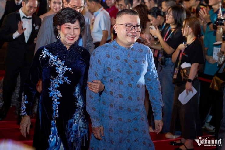 NSƯT Kim Phương bất ngờ vì được nhiều khán giả chào đón. Năm nay, bà cũng là thành viên giám khảo chấm thi hạng mục "Phim điện ảnh". 