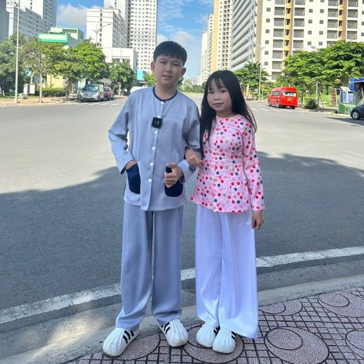 Cặp đôi "tí hon" có tình yêu bền bỉ và mãnh liệt 