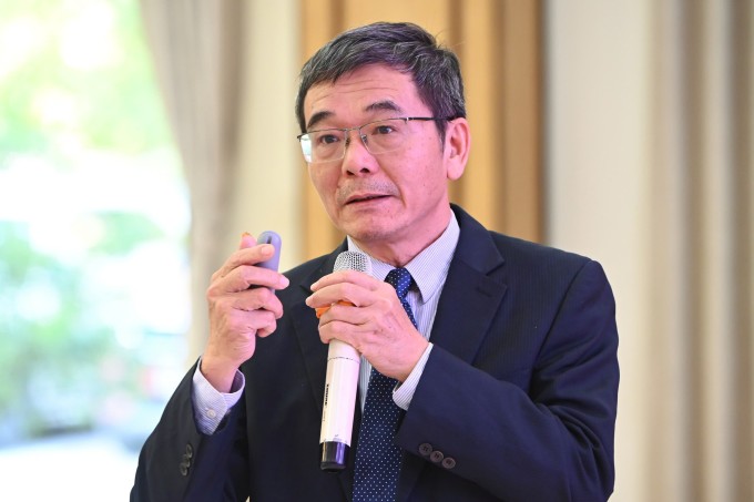 Ông Nguyễn Quốc Dũng nói tại diễn đàn chiều 21/11. Ảnh: Xuân Hoa