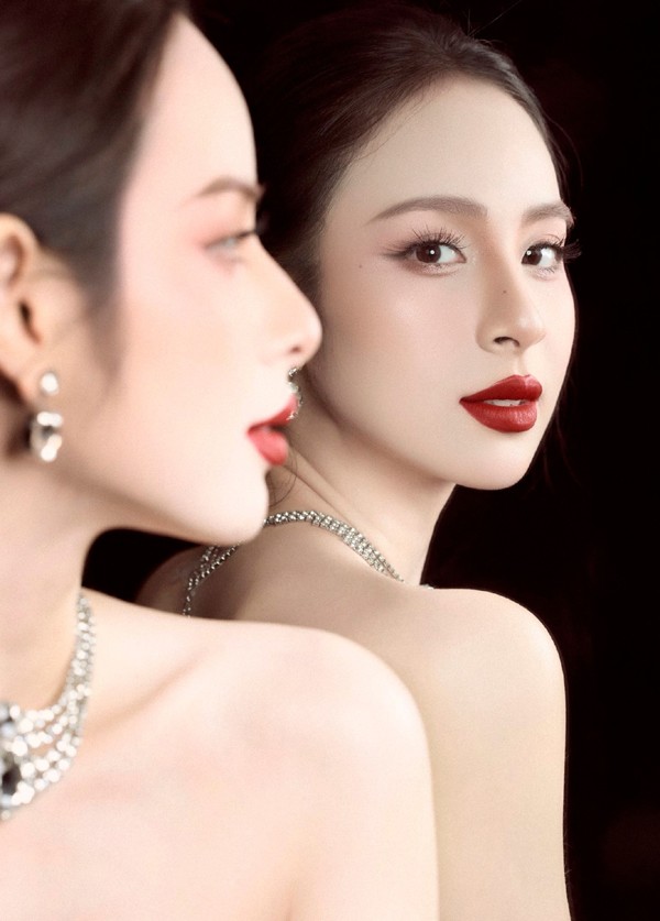 Đây cũng là chia sẻ chính thức của Hương Liên sau thông tin lấy chồng thiếu gia. Dù vậy, khán giả vẫn bình luận người đẹp là con dâu hào môn.