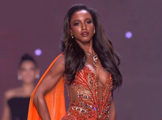 Gabrielle Henry - Hoa hậu Hoàn vũ Jamaica 2025 - trong đêm thi bán kết.