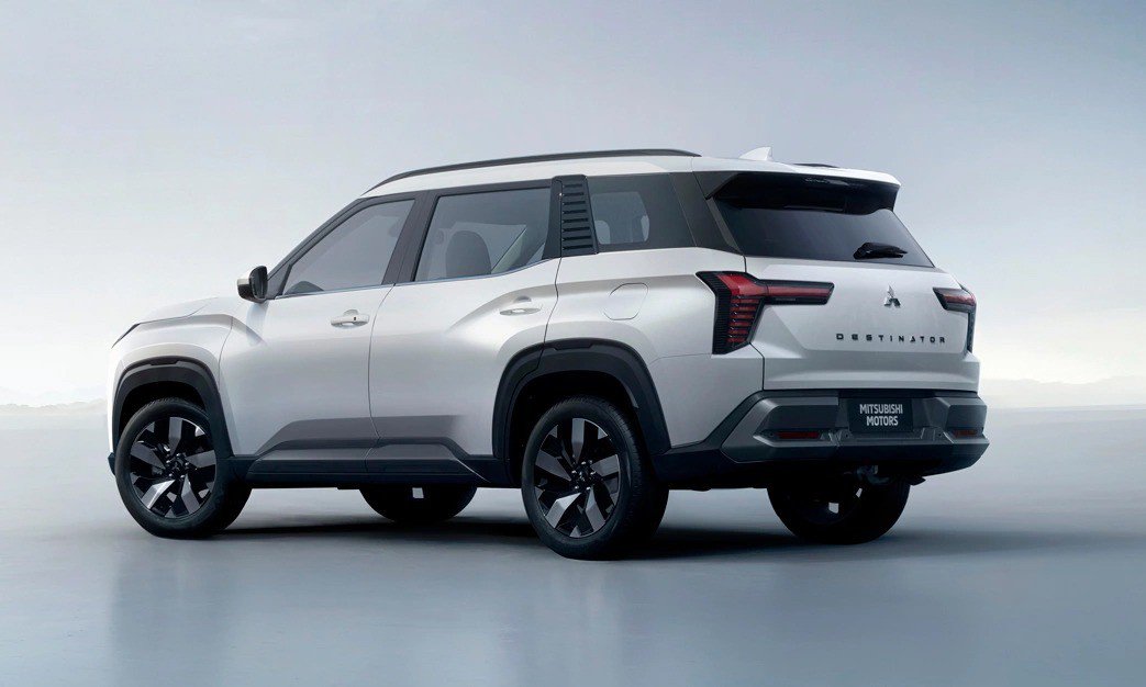 Mitsubishi chốt ngày ra mắt dòng xe Destinator tại Việt Nam - 2