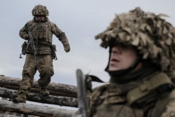 Thế giới - Người Ukraine phản ứng mạnh với kế hoạch hòa bình của Mỹ