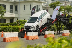 Giá xe Mitsubishi Xpander tháng 11/2025, ưu đãi 100% phí trước bạ