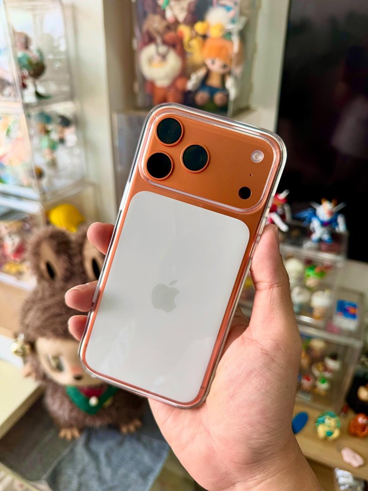 Cao cấp như iPhone 17 Pro Max vẫn cần phải có ốp lưng để đảm bảo an toàn.