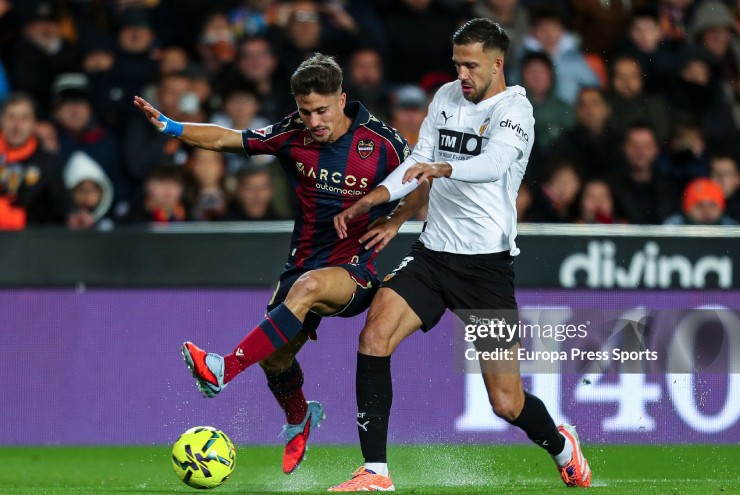 Valencia khá vất vả trước Levante