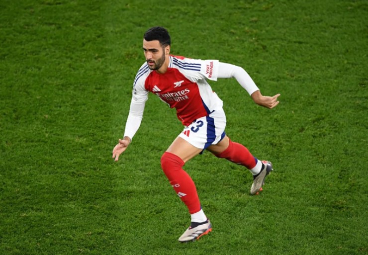 Arsenal phải trông cậy vào Merino