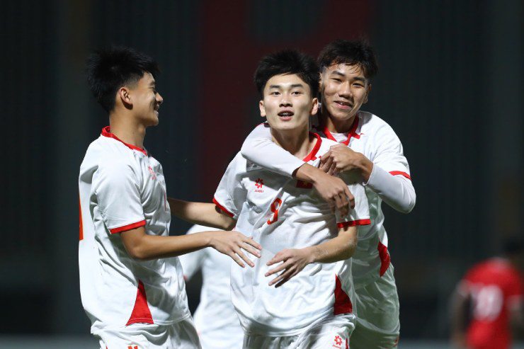 U17 Việt Nam ra quân tưng bừng
