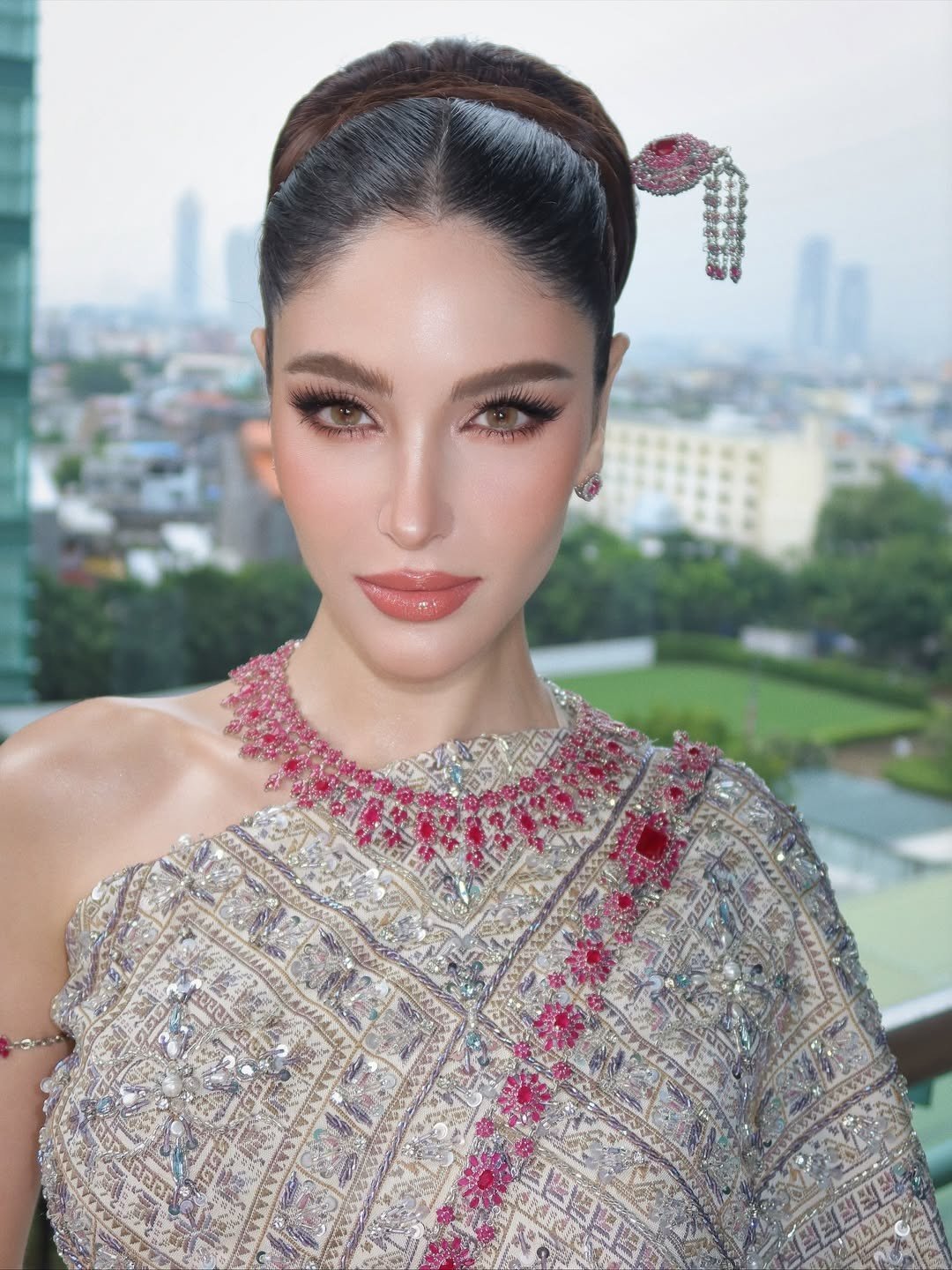 Sau chung kết, mạng xã hội lan truyền video Stephany ném bó hoa giành cho á hậu 2 về phía khán giả. Nhiều người cho rằng cô thể hiện thái độ không đồng tình với kết quả. Sau cuộc thi, cũng có nhiều thông tin cho biết người đẹp Venezuela bày tỏ mong muốn tiếp tục tham gia đấu trường Hoa hậu Thế giới.