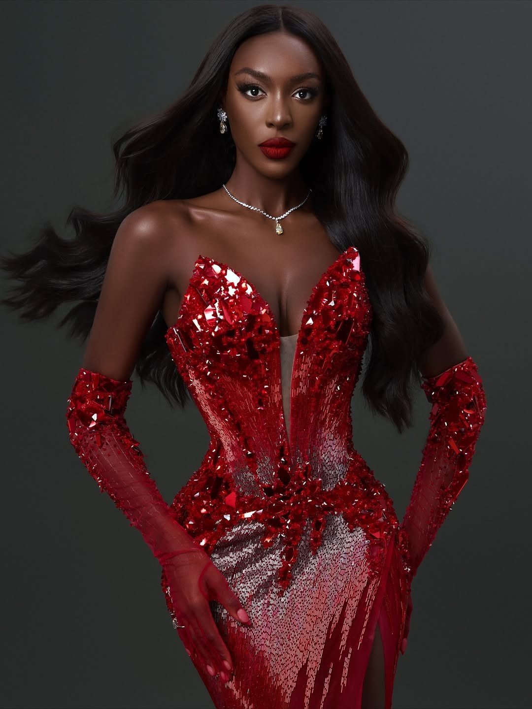 Đại diện Bờ Biển Ngà có kỹ năng trình diễn ấn tượng, hình thể nổi bật. Hai câu ứng xử của cô được đánh giá xuất sắc nhất đêm chung kết với sự thông minh, nhanh nhạy và mang tính thực tiễn cao. Hiện trên các diễn đàn sắc đẹp, khán giả vẫn bày tỏ sự thất vọng vì Olivia Yacé không đăng quang.