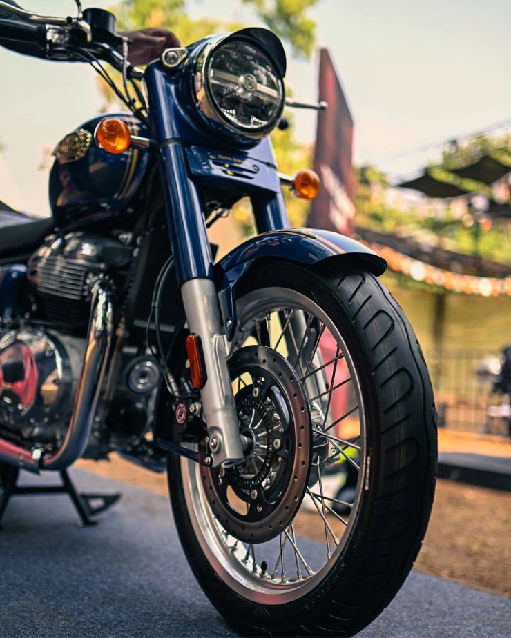 Ngắm xế nổ Royal Enfield Bullet 650 đẹp miên man đến từng chi tiết - 1