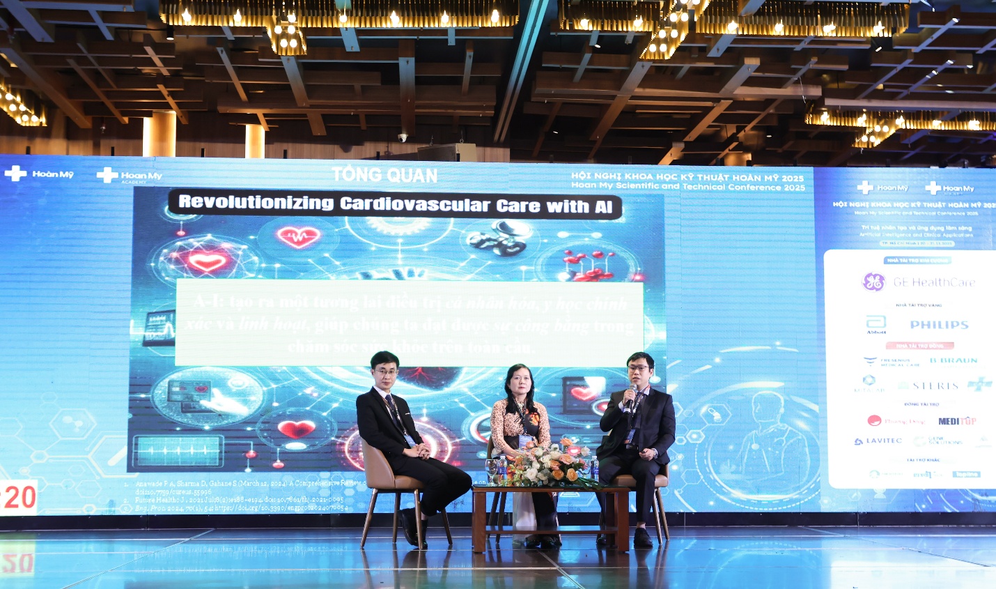 Tham luận về ứng dụng trí tuệ nhân tạo trong thực hành lâm sàng. Ảnh: HM