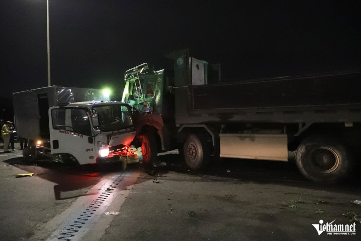 Hà Nội: Hiện trường vụ ô tô tải đâm hàng loạt xe tại vành đai 3 trên cao - 2