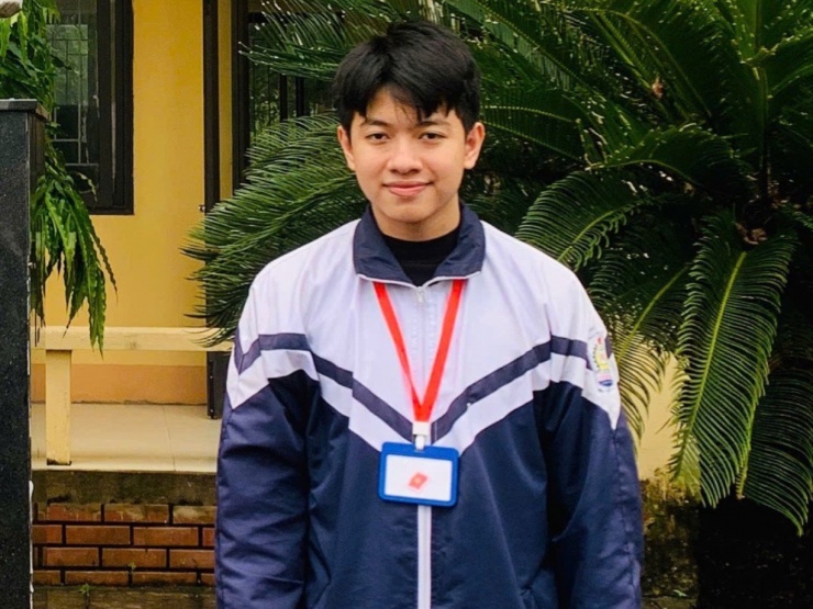 Em Nguyễn Phi Hào là một học sinh ngoan, có ý thức kỷ luật và tinh thần tự học nổi bật. (Ảnh NVCC)