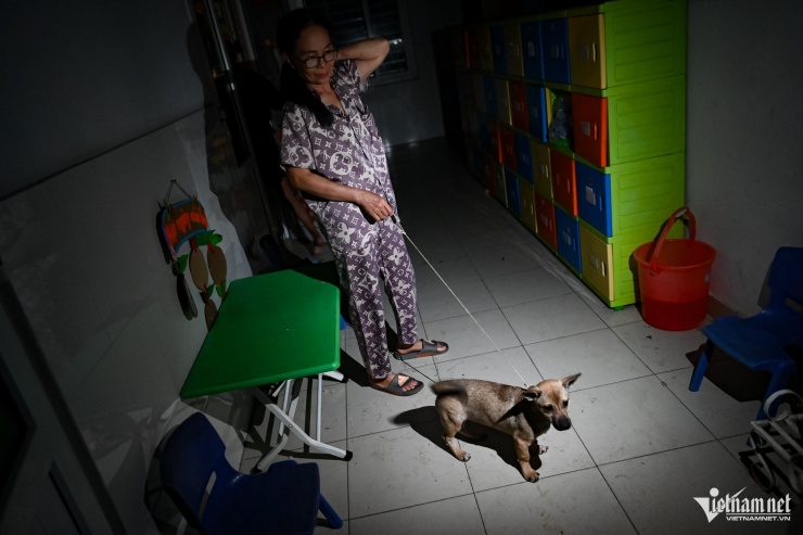 Đêm ám ảnh của gia đình 6 người ở Tây Nha Trang: &#39;Chỉ sợ trượt tay là mẹ chìm xuống&#39; - 6